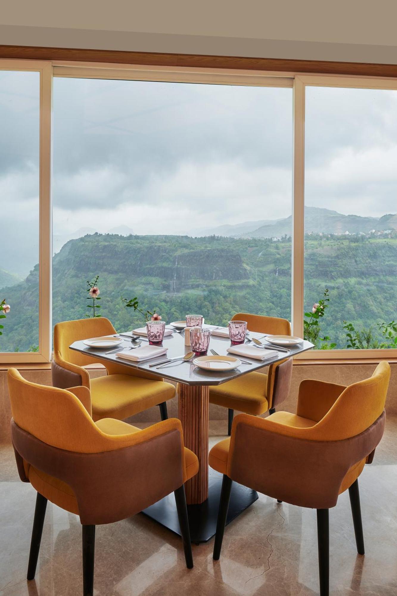 לונבלה The Dukes Retreat Khandala מראה חיצוני תמונה