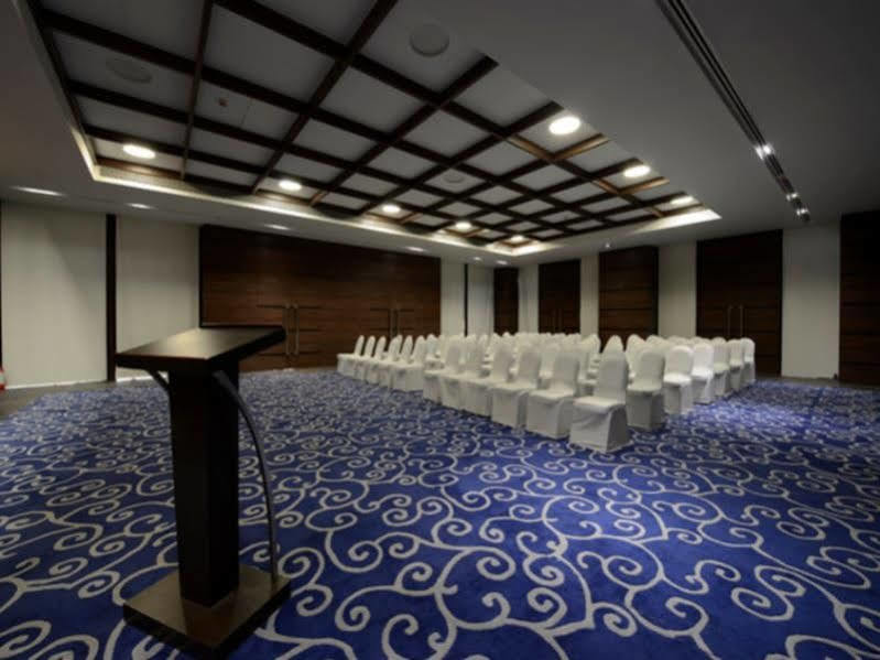 לונבלה The Dukes Retreat Khandala מראה חיצוני תמונה